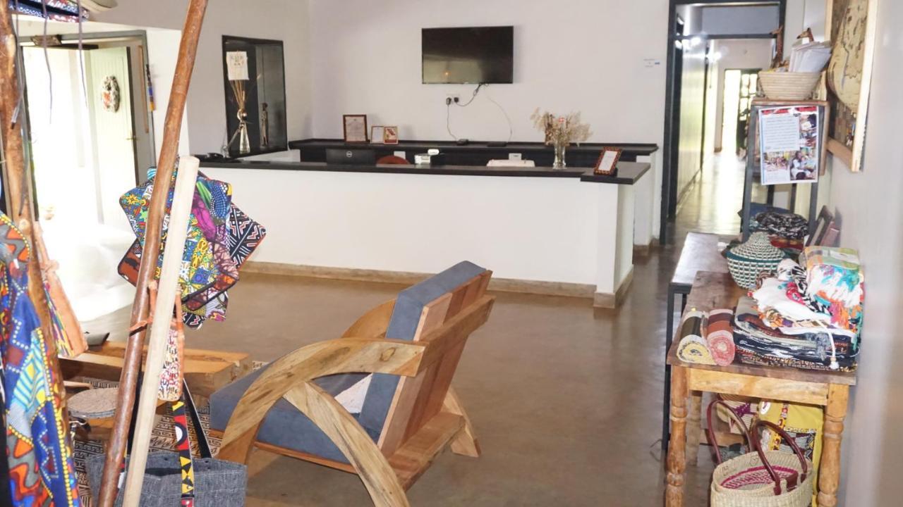 Walk With Us Africa Bed and Breakfast Moshi Exteriör bild
