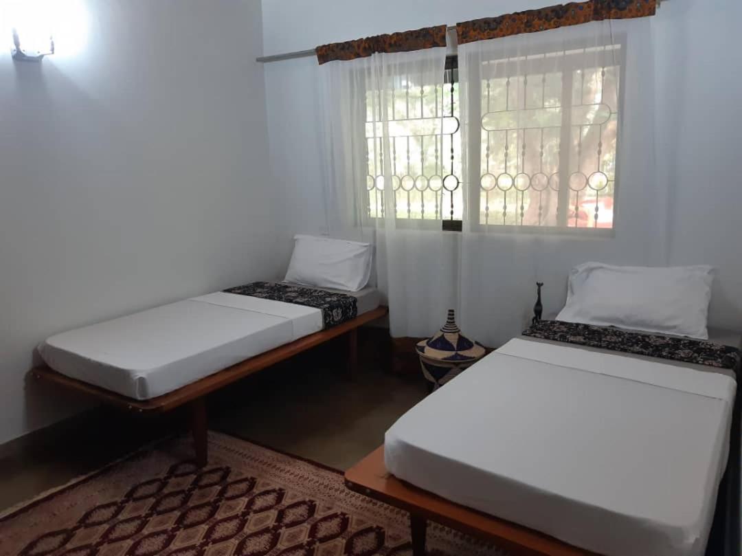 Walk With Us Africa Bed and Breakfast Moshi Exteriör bild