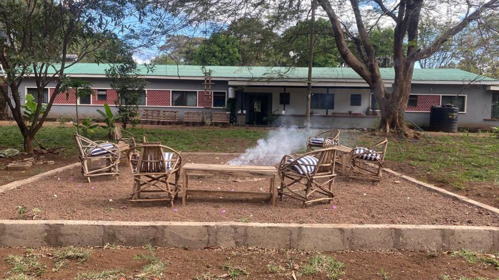 Walk With Us Africa Bed and Breakfast Moshi Exteriör bild